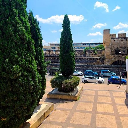 Апартаменты Regard Sur Les Remparts - Terrasse & Parking Авиньон Экстерьер фото